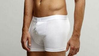 homem com cirurgia de aumento de pênis